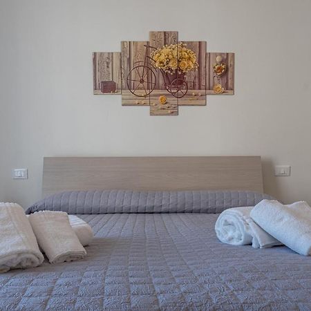 Casa Vacanza Mariateresa Valeggio sul Mincio Bagian luar foto